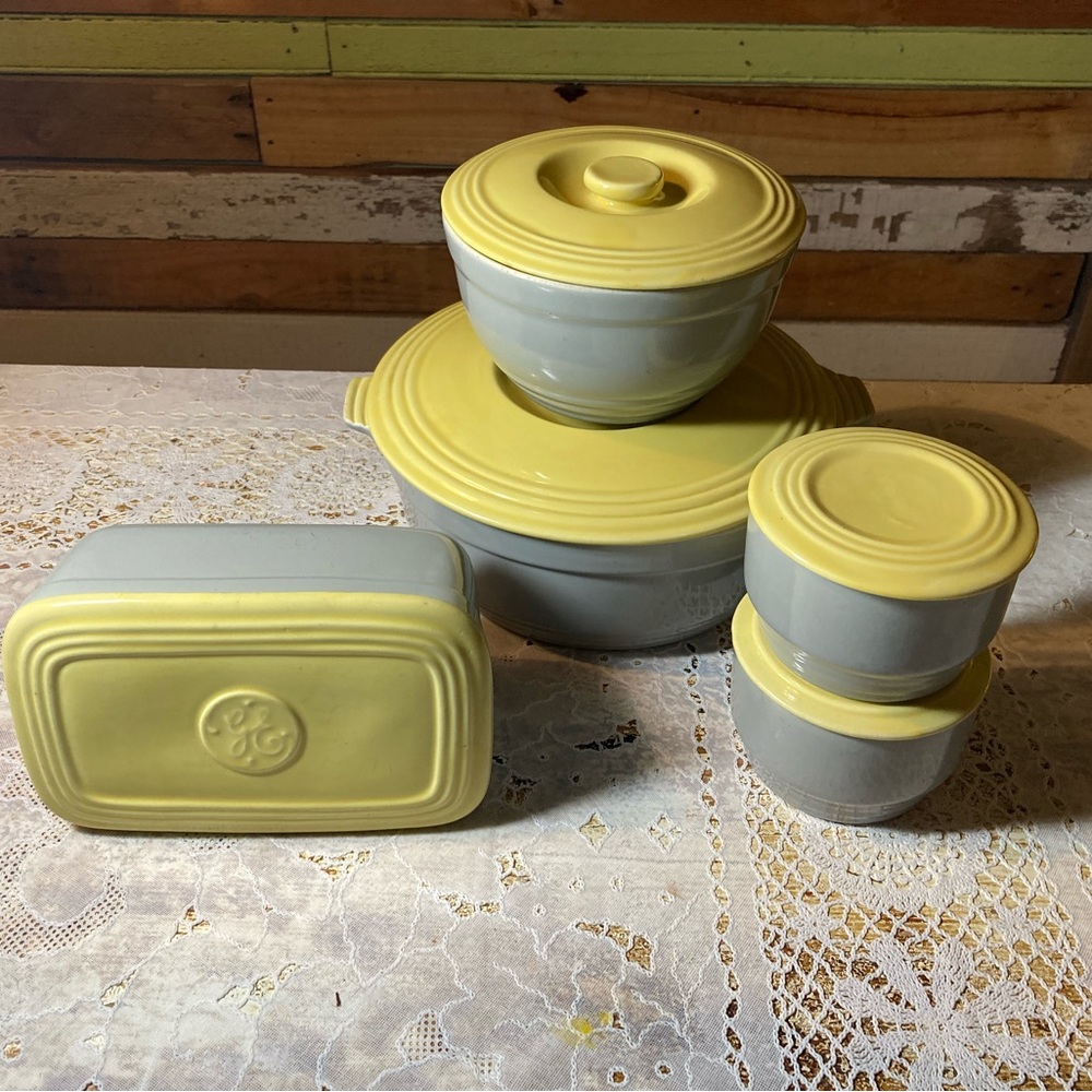 Hall Ovenware, made for General Electric. Amazing condition. VERY RARE - Picture 2 of 3
